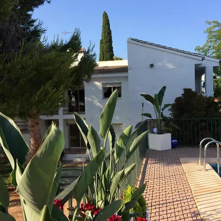 With 4 Bedrooms In Betera, With Pool Access, Enclosed Garden And Wi...