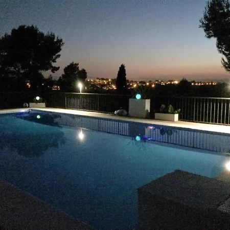 With 4 Bedrooms In Betera, With Pool Access, Enclosed Garden And Wi... Apartament *